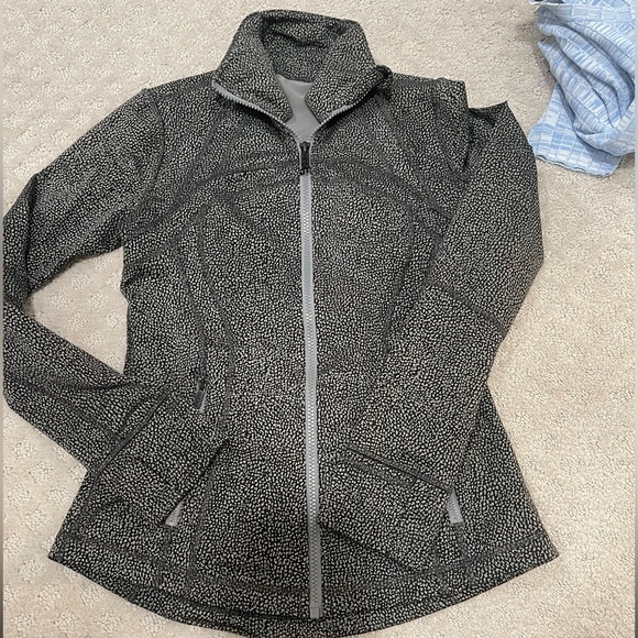 Lululemon workout define jacket - Picture 5 of 5